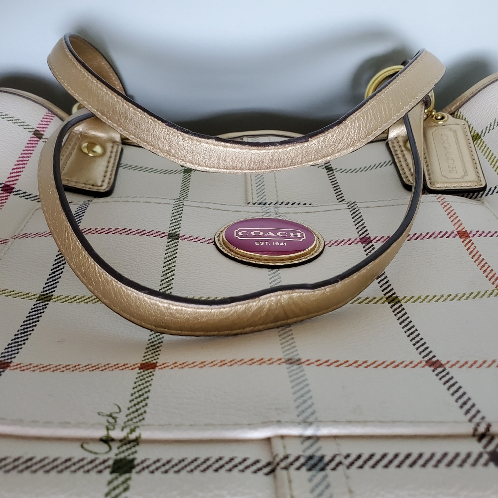 Coach Signature Hampton Purse - Picture 6 of 6